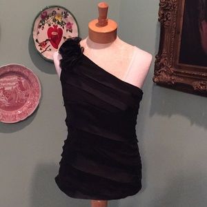 One shoulder top size 2.  White House Back Market